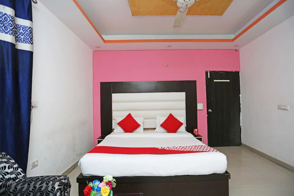 R D Plaza By OYO Rooms