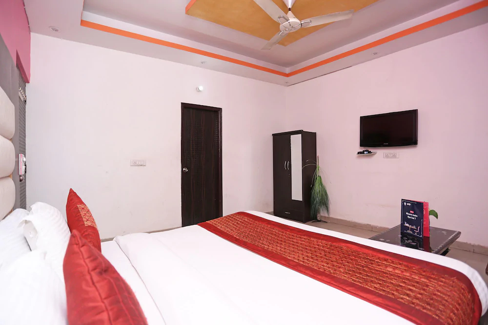 R D Plaza By OYO Rooms