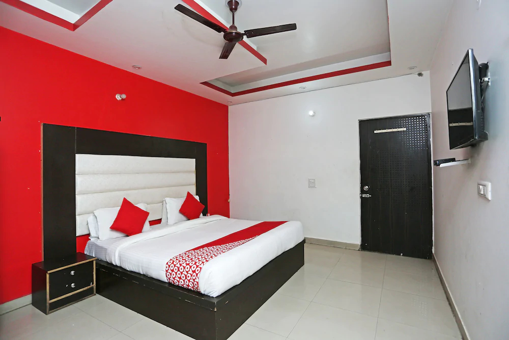 R D Plaza By OYO Rooms