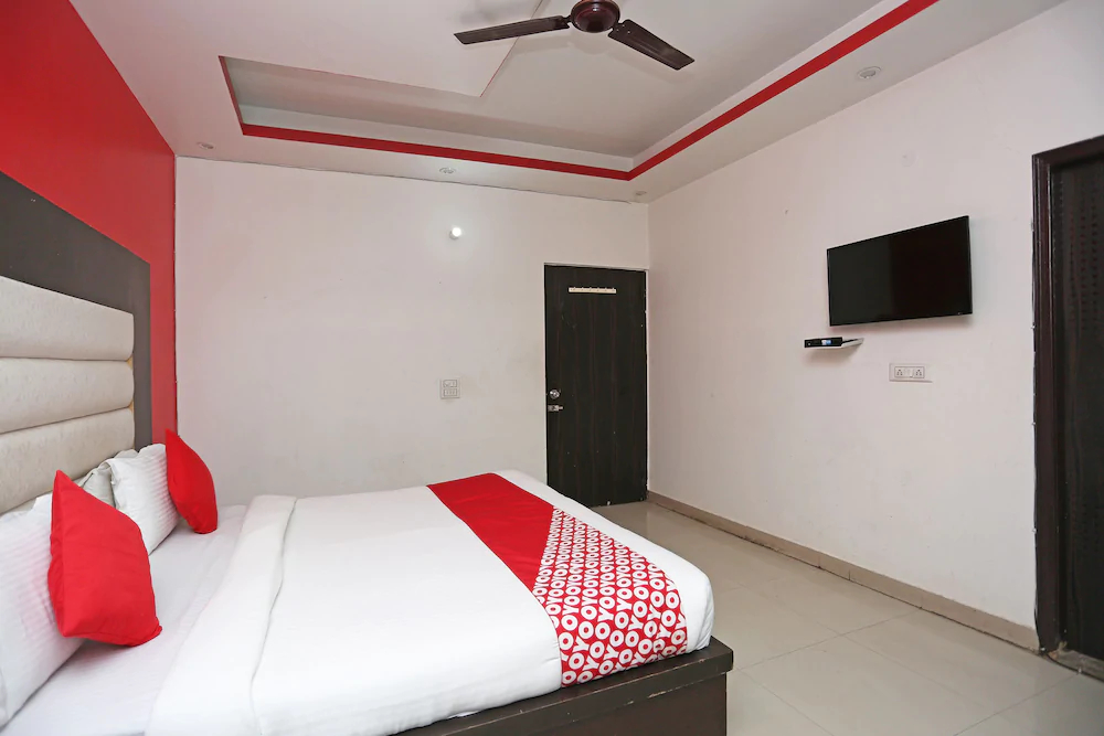 R D Plaza By OYO Rooms