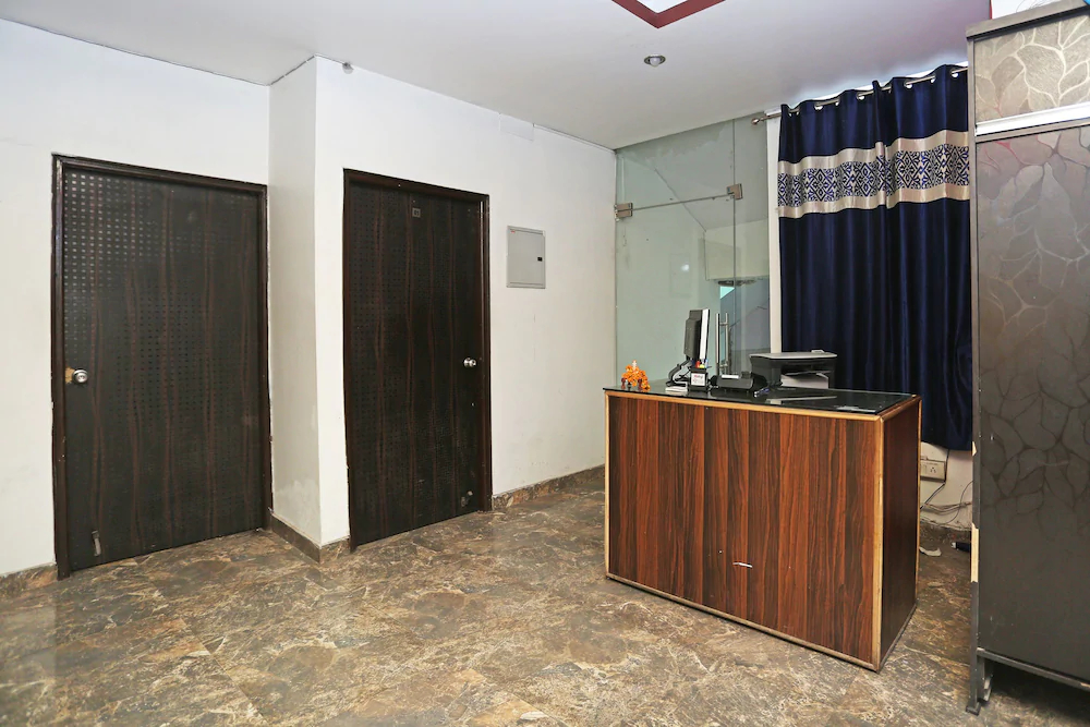 R D Plaza By OYO Rooms