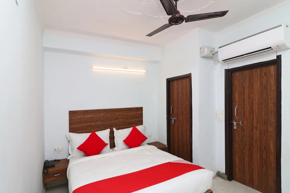 Sathguru Residency by OYO Rooms