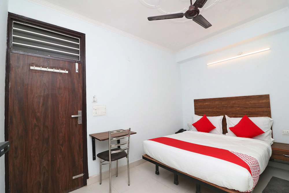Sathguru Residency by OYO Rooms