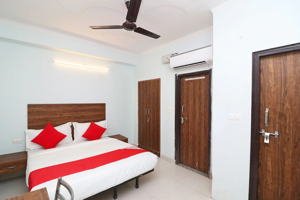 Sathguru Residency by OYO Rooms