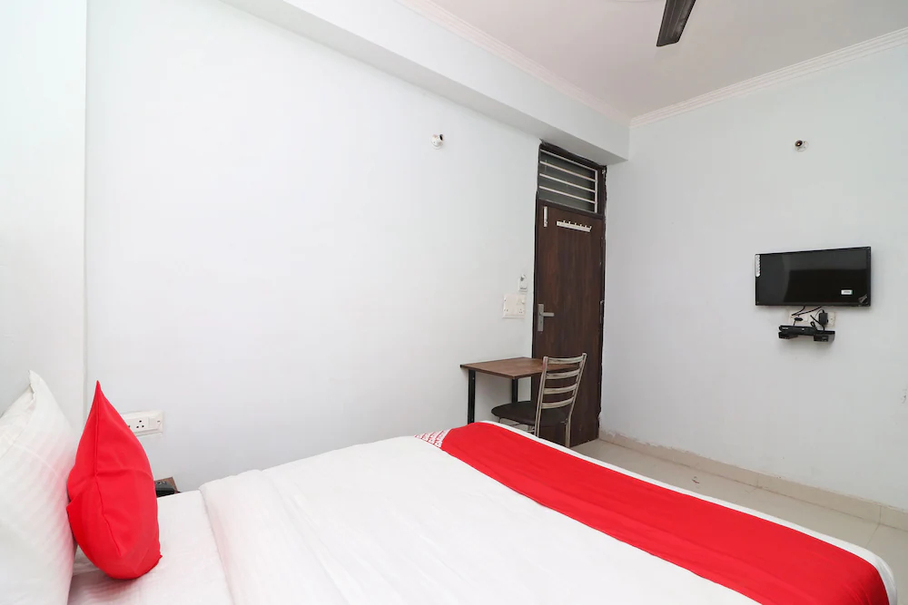 Sathguru Residency by OYO Rooms