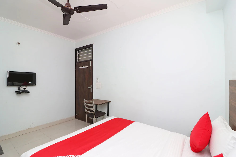 Sathguru Residency by OYO Rooms