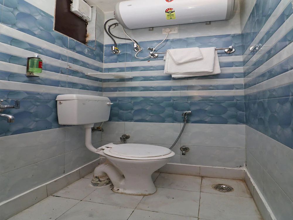 Sathguru Residency by OYO Rooms