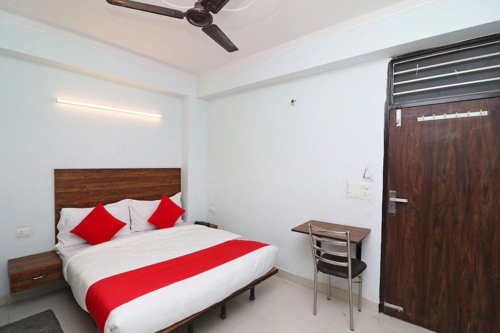 Sathguru Residency by OYO Rooms