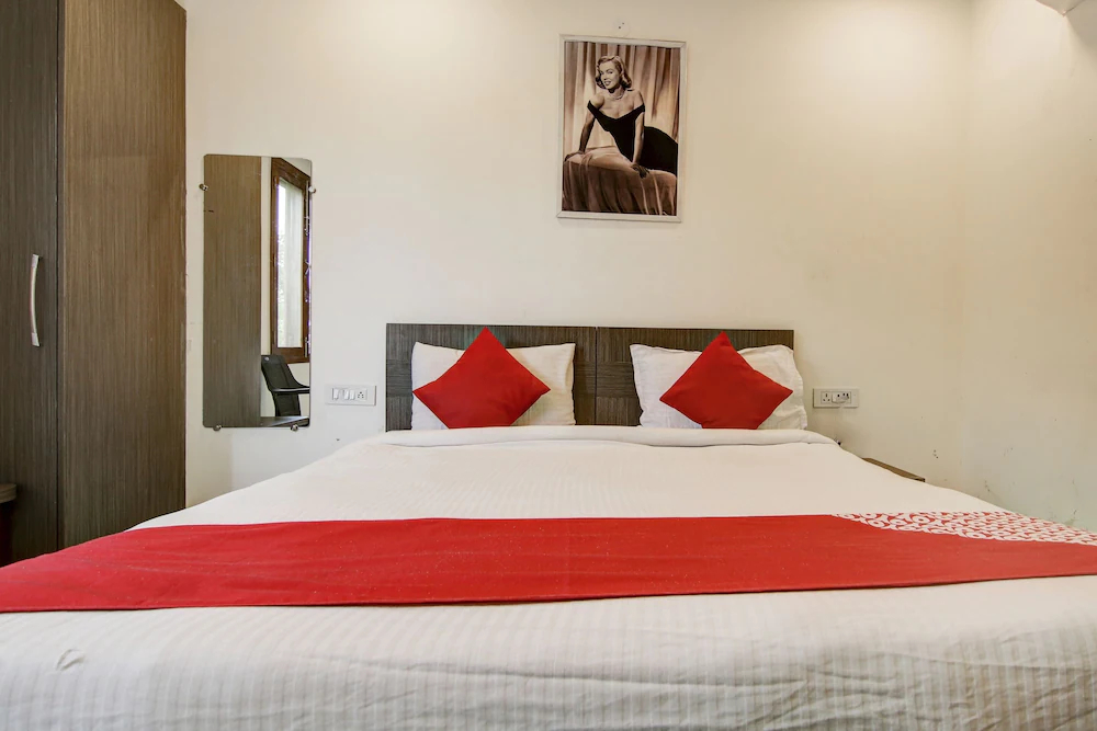 Sathguru Residency by OYO Rooms