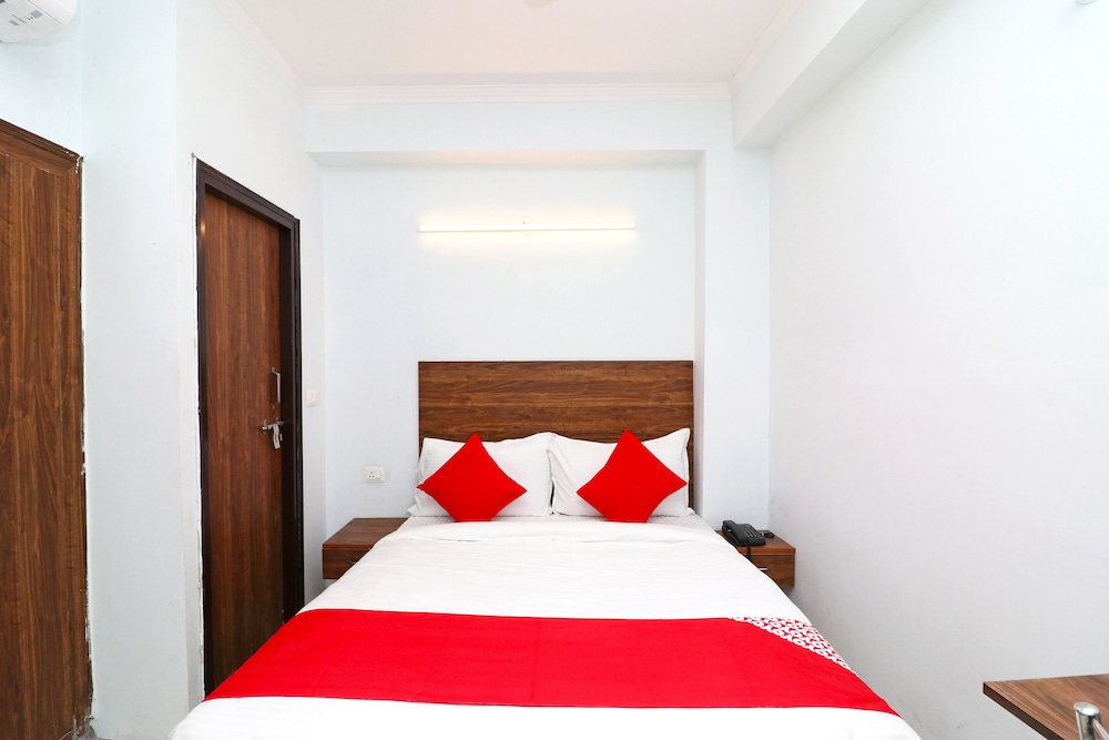 Sathguru Residency by OYO Rooms