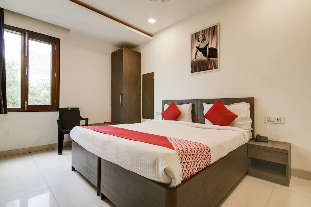Sathguru Residency by OYO Rooms