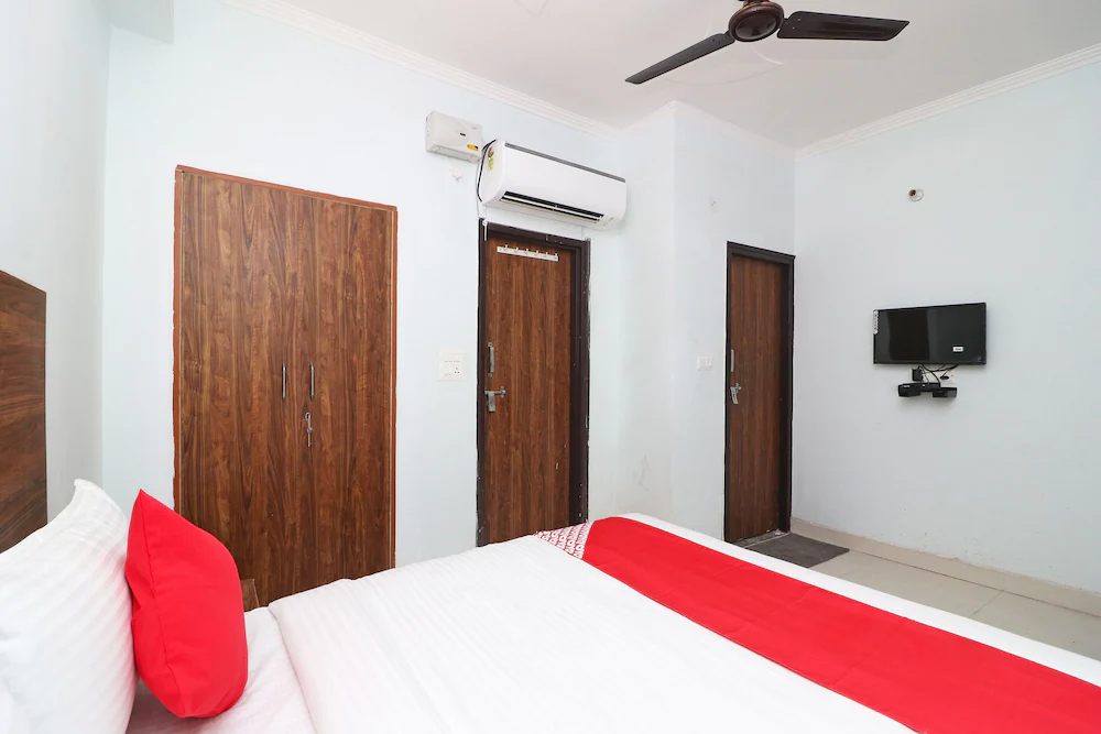 Sathguru Residency by OYO Rooms