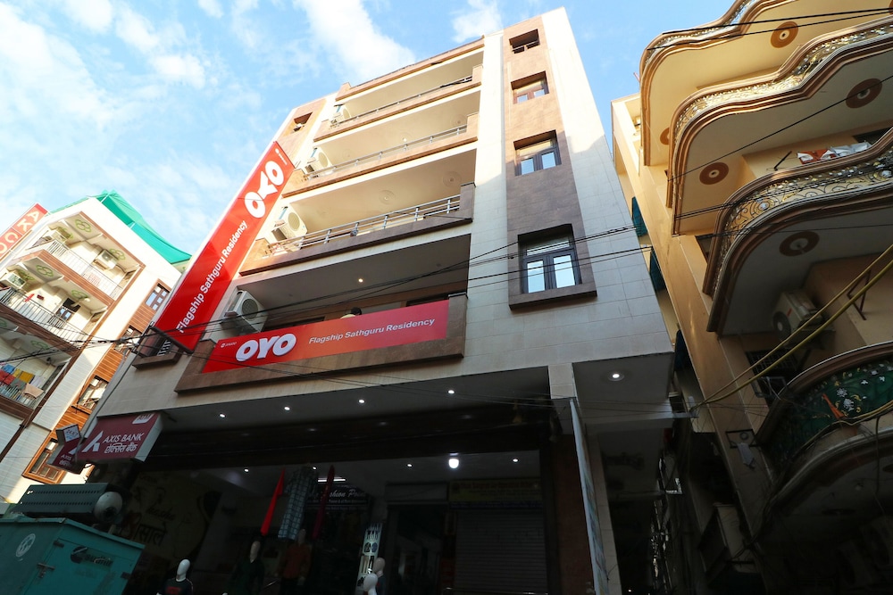 Sathguru Residency by OYO Rooms