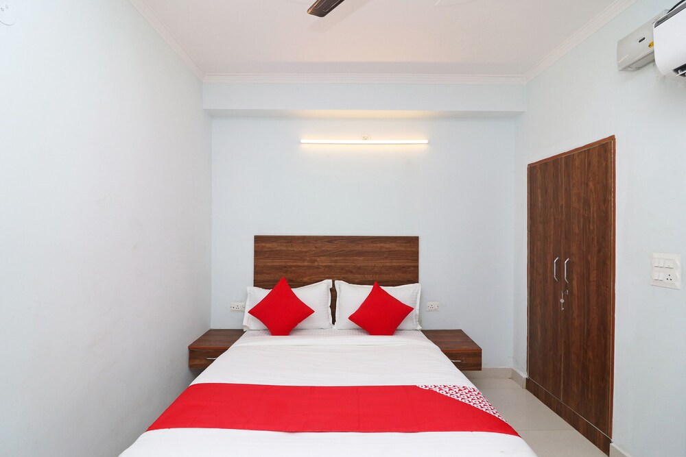 Sathguru Residency by OYO Rooms