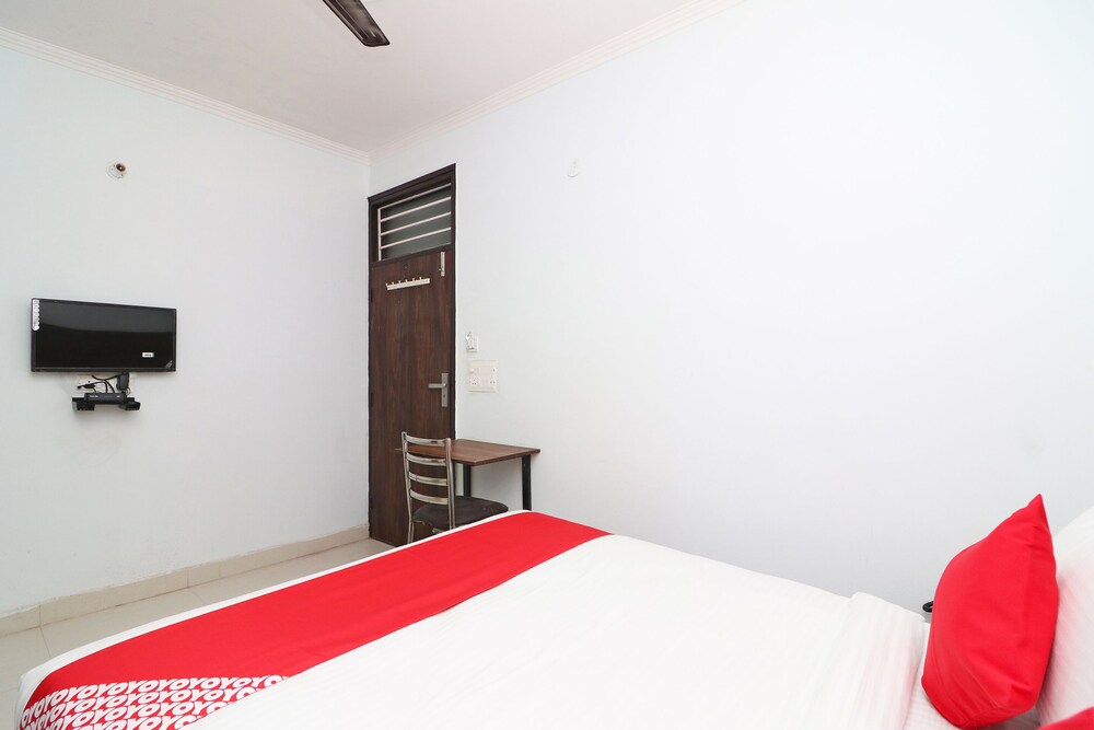Sathguru Residency by OYO Rooms