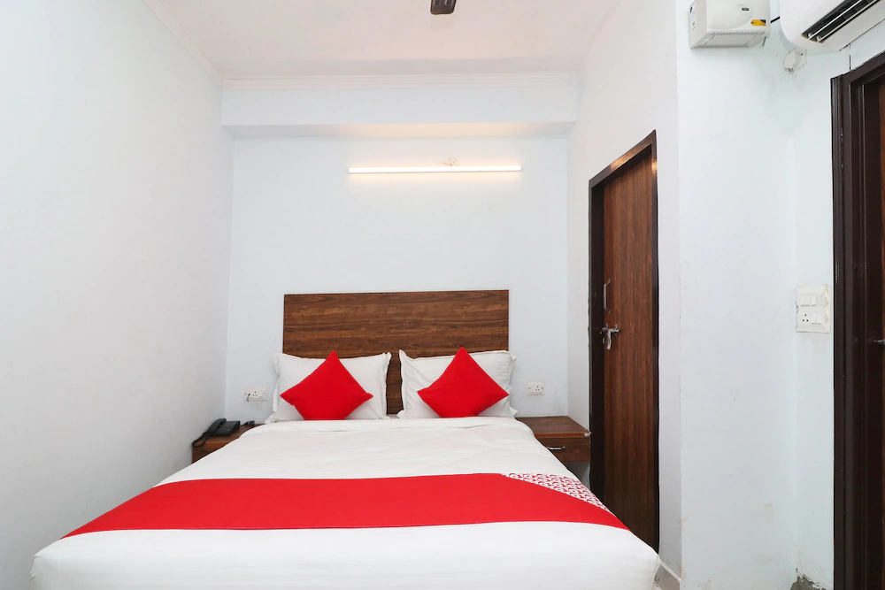 Sathguru Residency by OYO Rooms