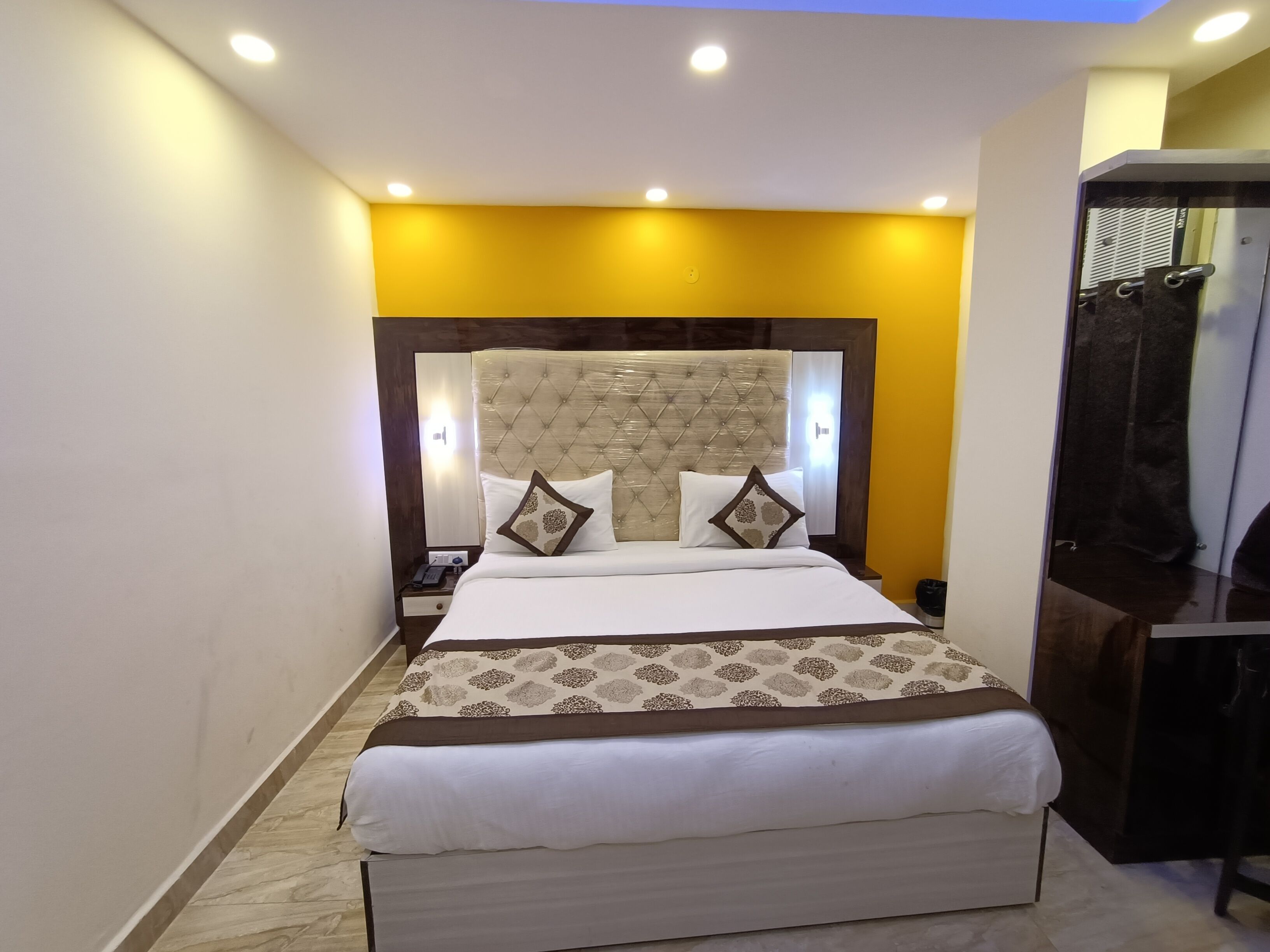 Shivaka Inn