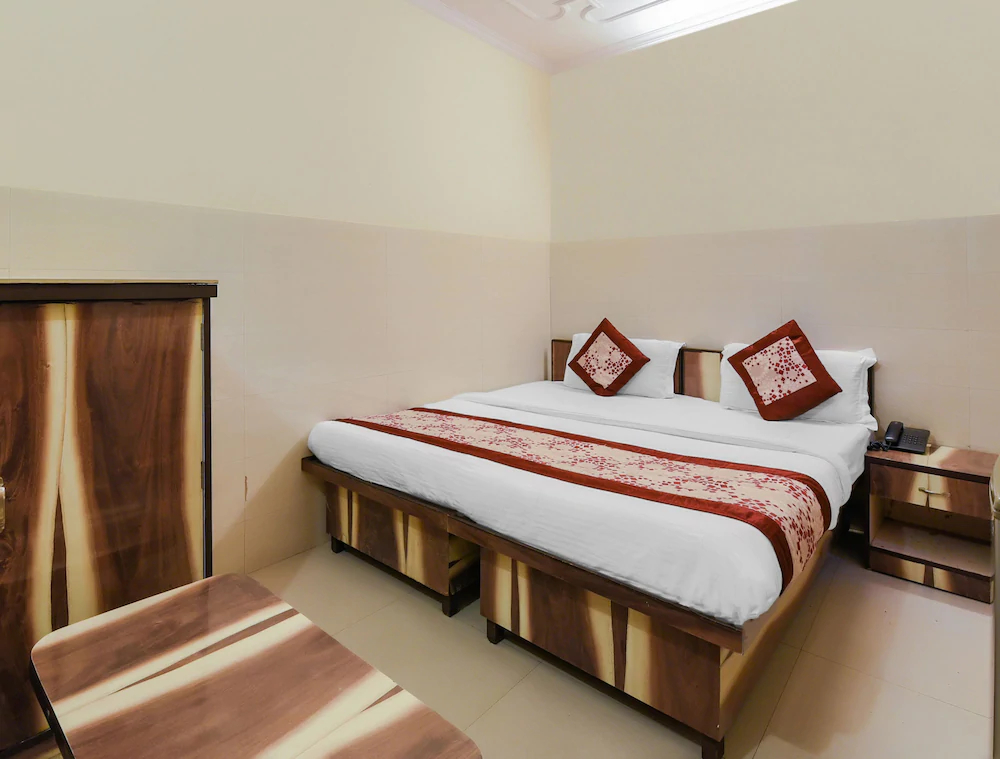 Shubham Palace by OYO