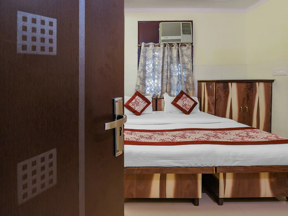Shubham Palace by OYO