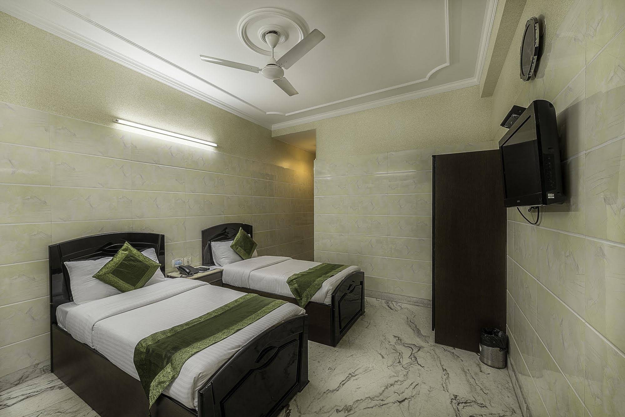 Treebo Singh Sons Karol Bagh