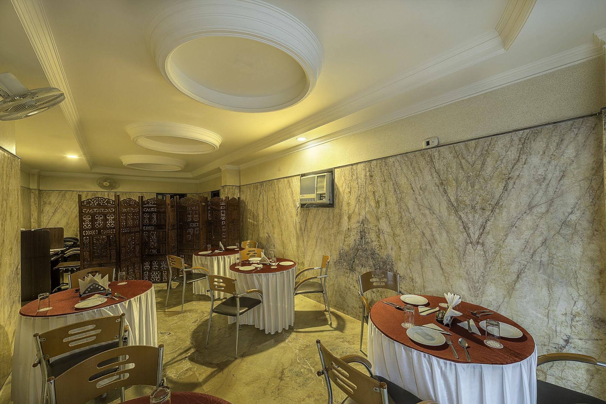 Treebo Singh Sons Karol Bagh