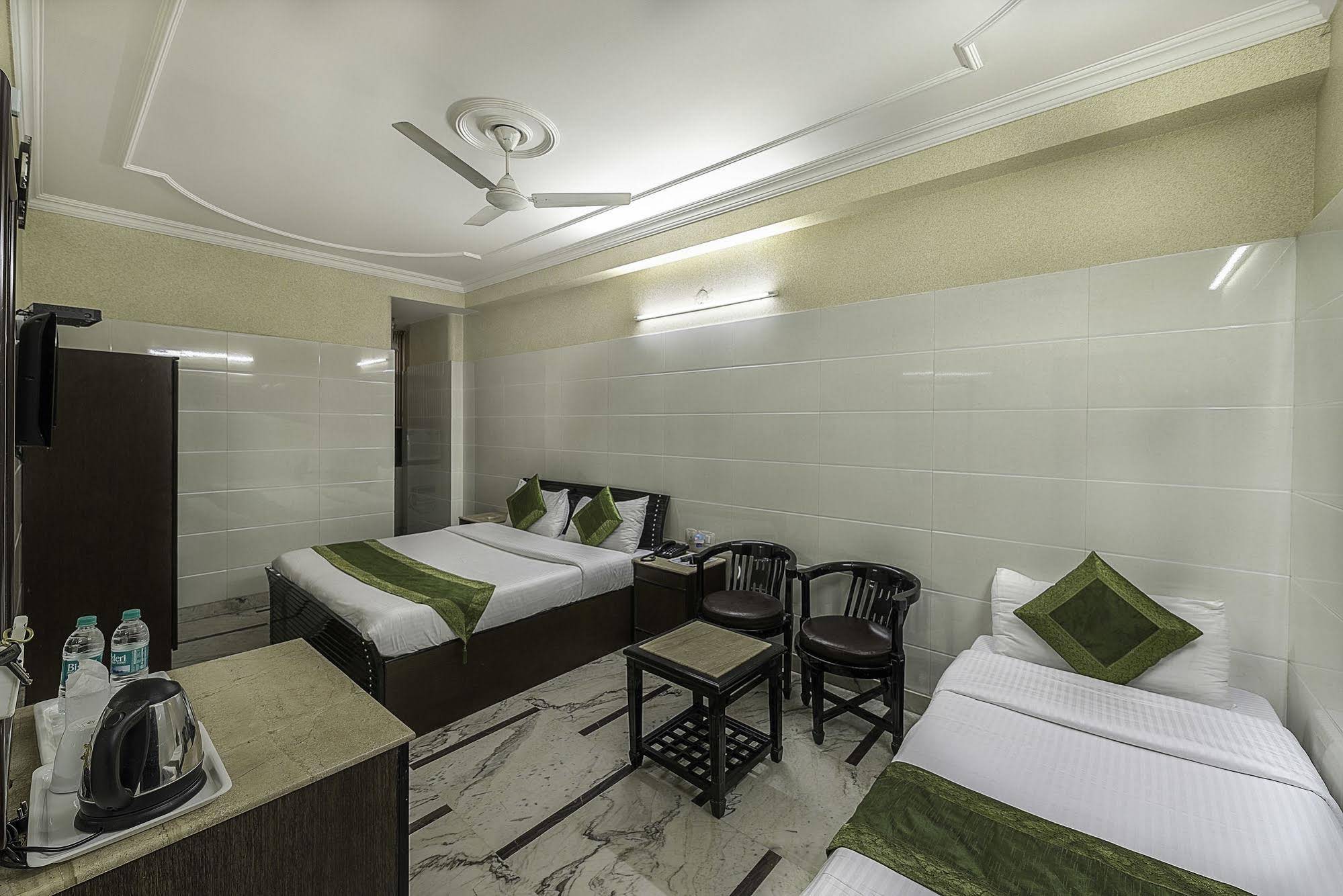 Treebo Singh Sons Karol Bagh