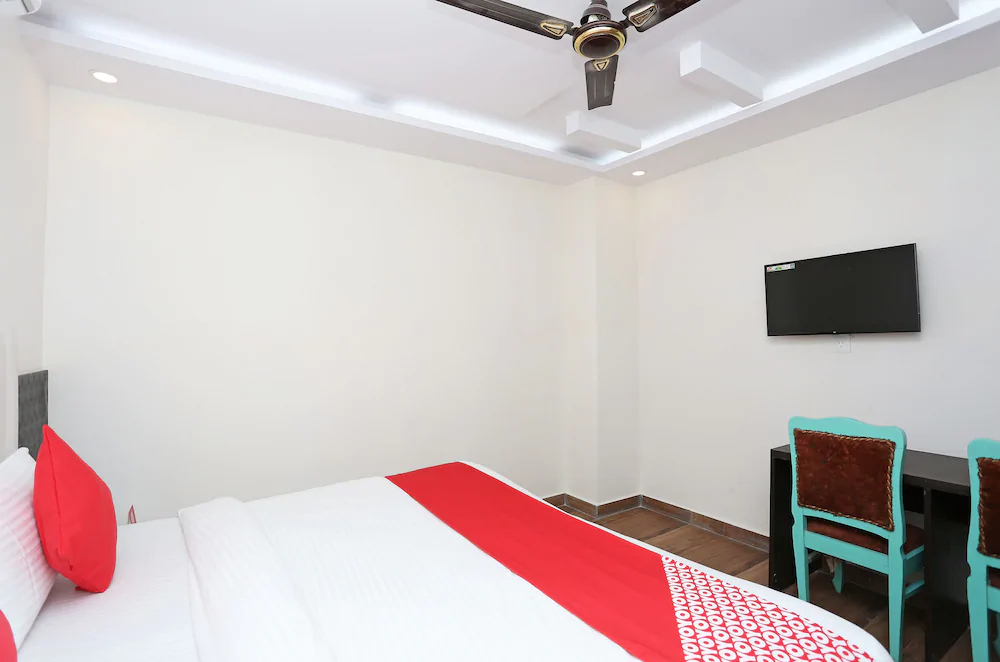 South Galaxy By OYO Rooms