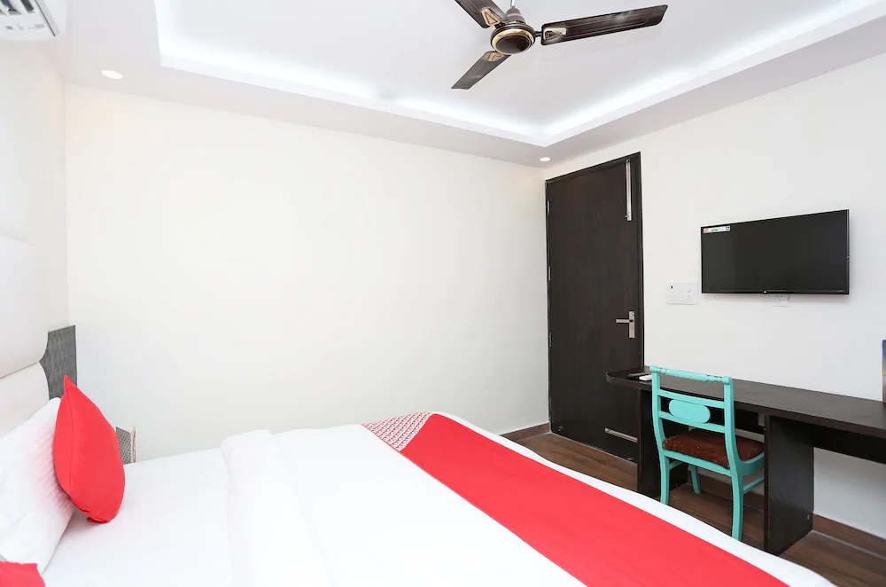 South Galaxy By OYO Rooms