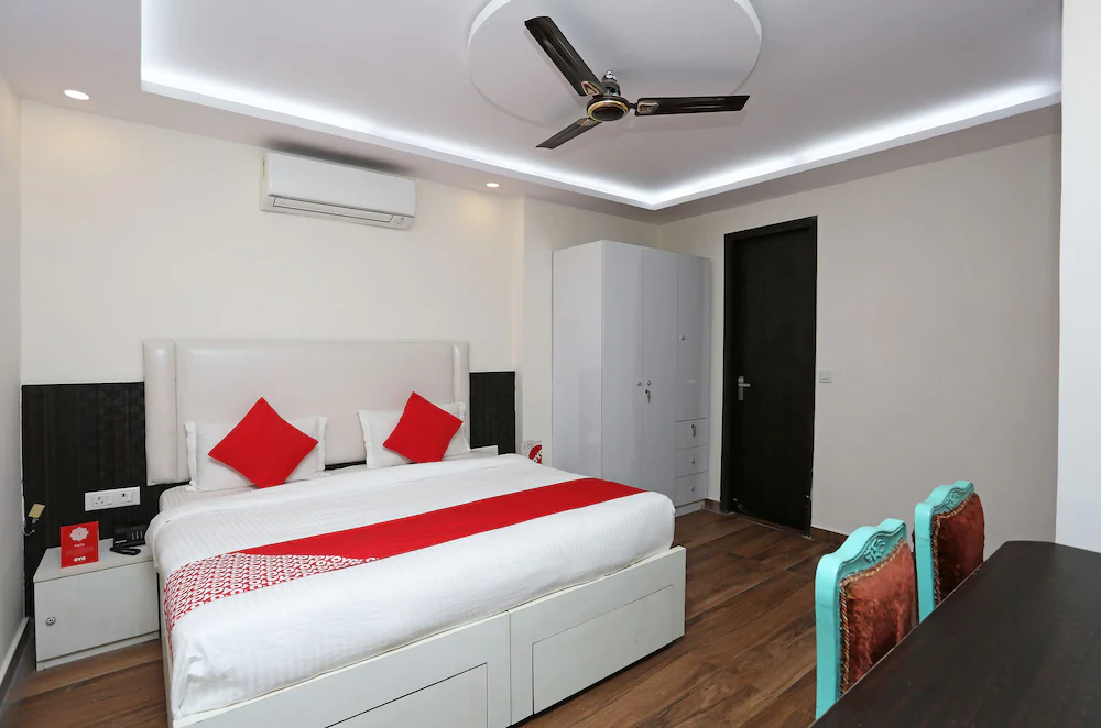 South Galaxy By OYO Rooms
