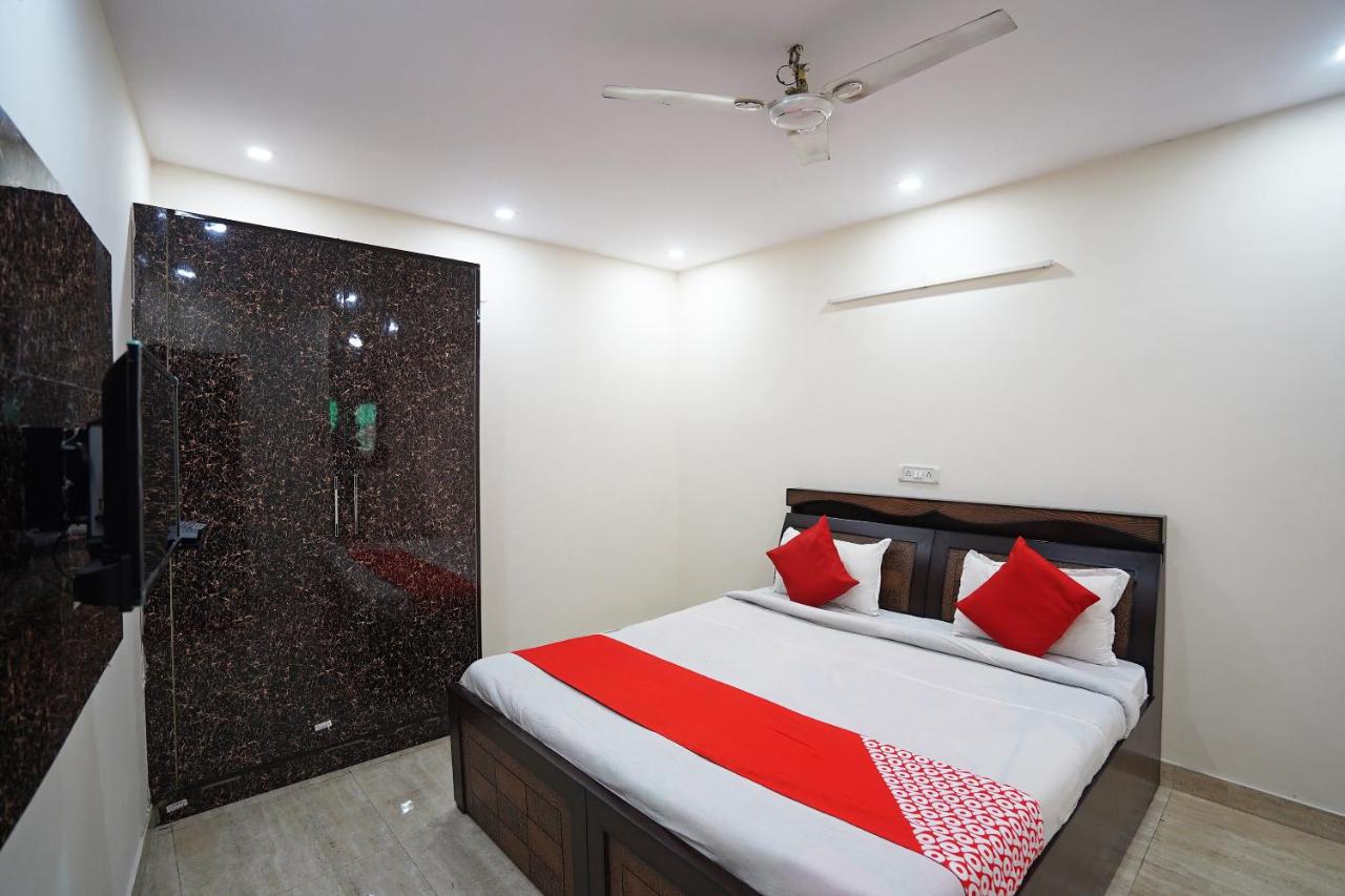 Sunroof Residency by OYO Rooms