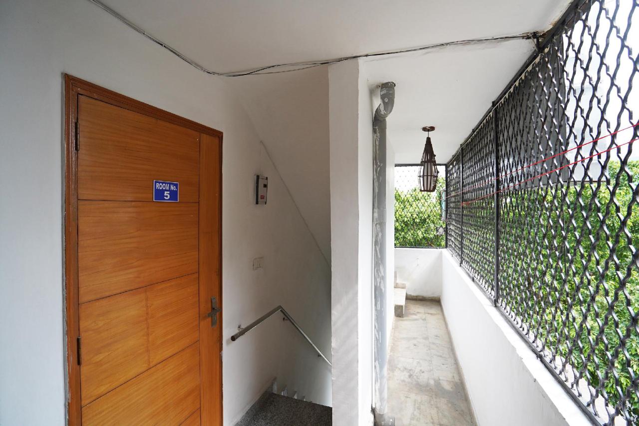 Sunroof Residency by OYO Rooms