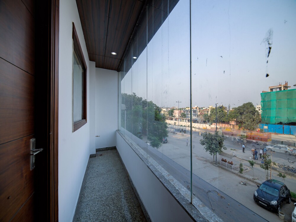 Supreme Residency by OYO Rooms