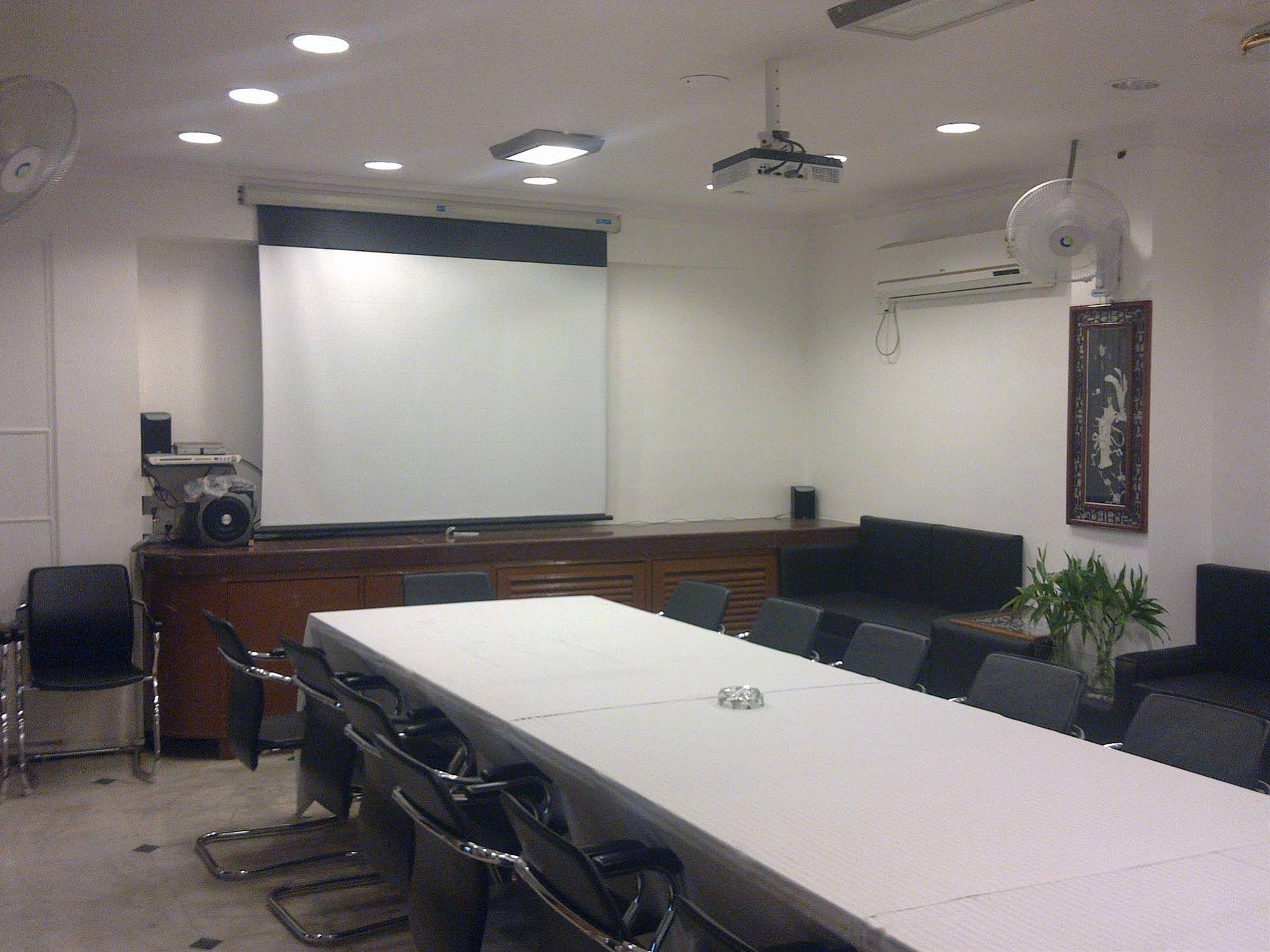 Tavern Business Hotel