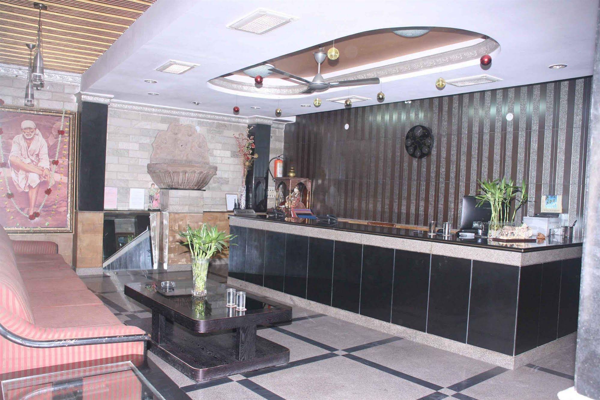 Tavern Business Hotel