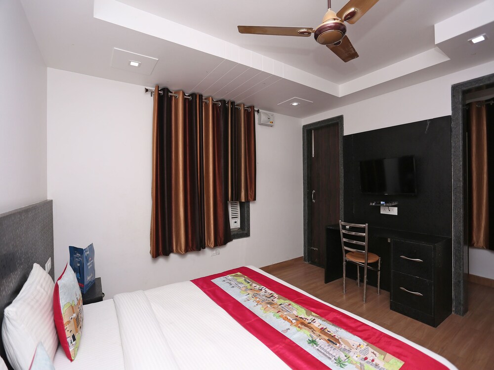The Curtis By OYO Rooms