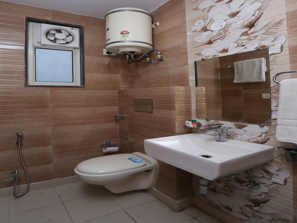 The Curtis By OYO Rooms