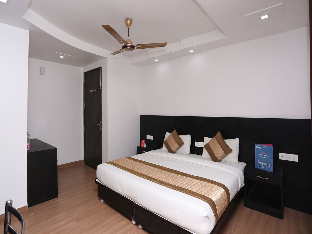 The Curtis By OYO Rooms
