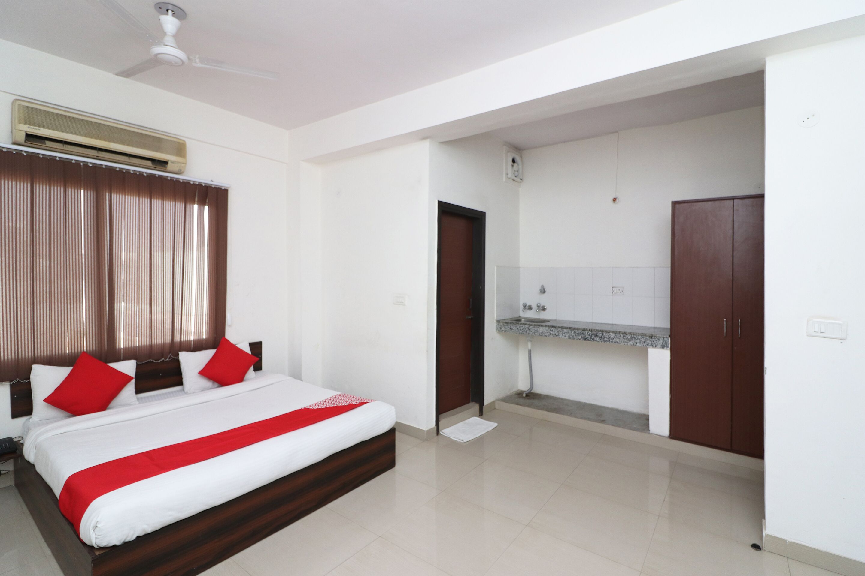 The Radiance Suites & Apartments by OYO