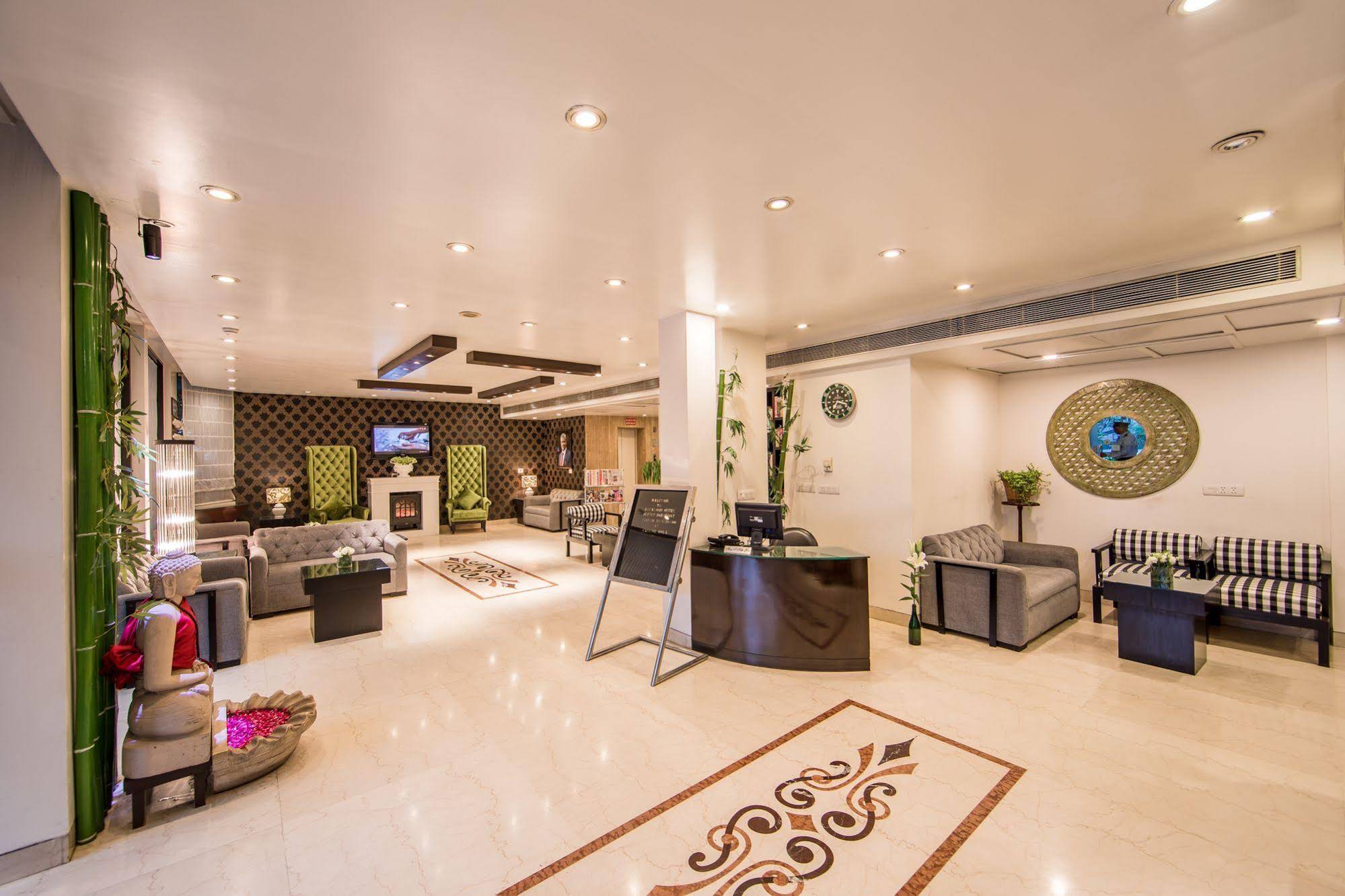 Rockland Hotel C R Park