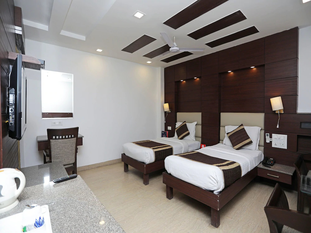 Tryfenna By OYO Rooms