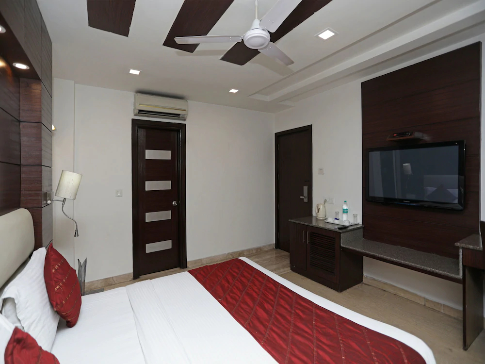 Tryfenna By OYO Rooms