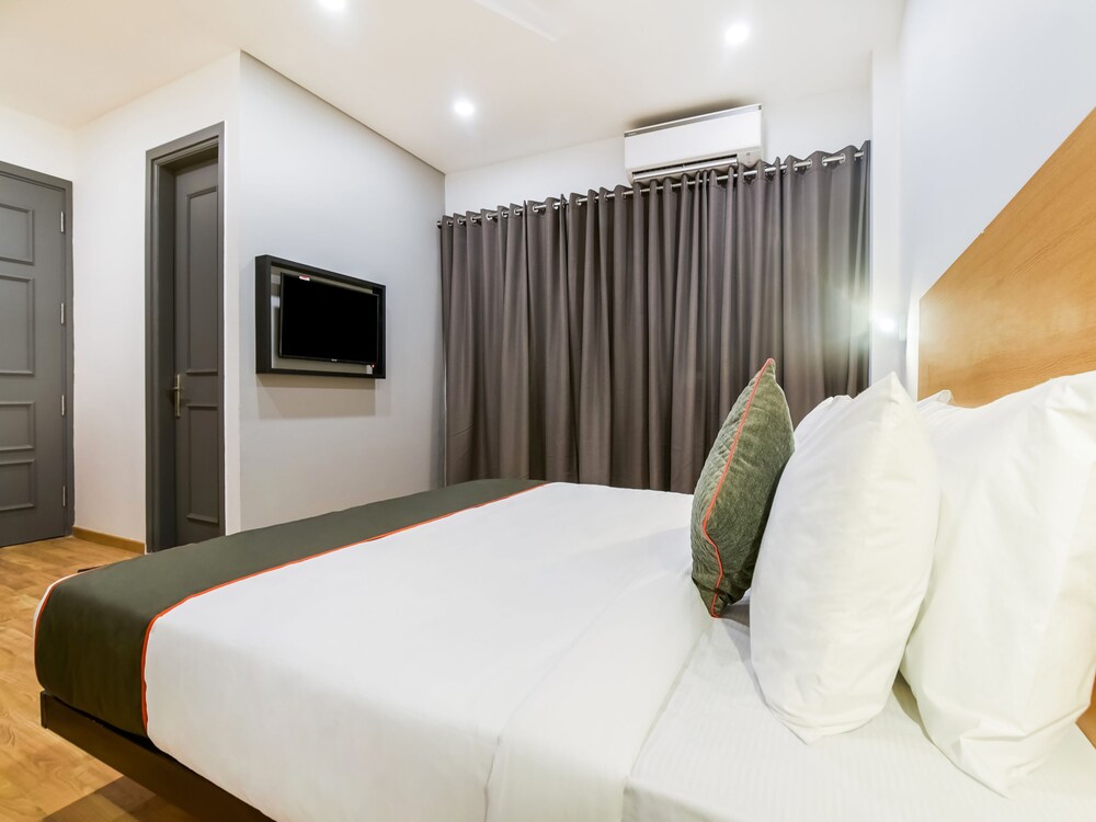 Hotel Saffron Gold