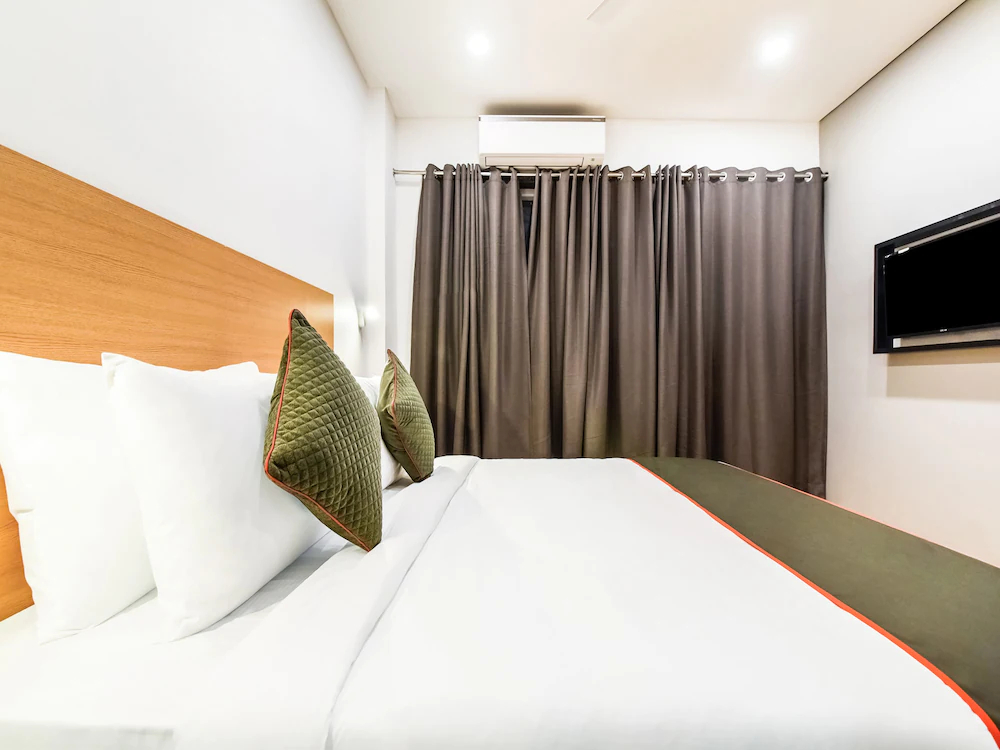 Hotel Saffron Gold