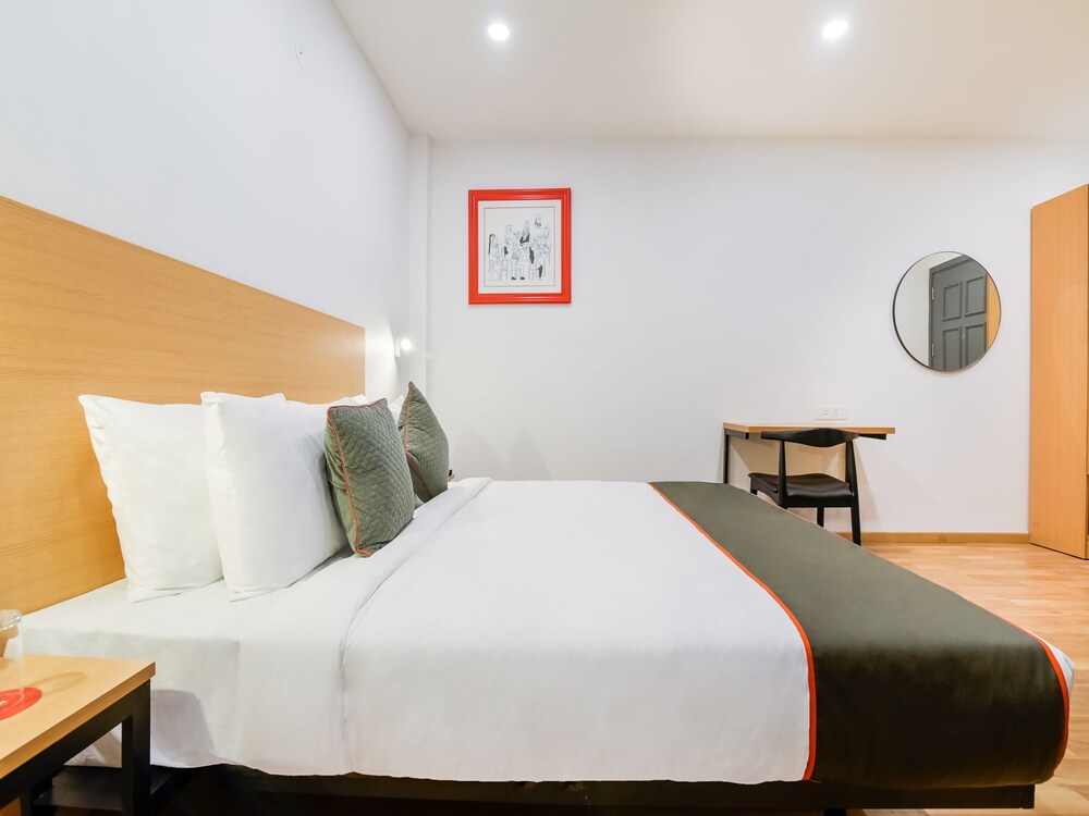 Hotel Saffron Gold