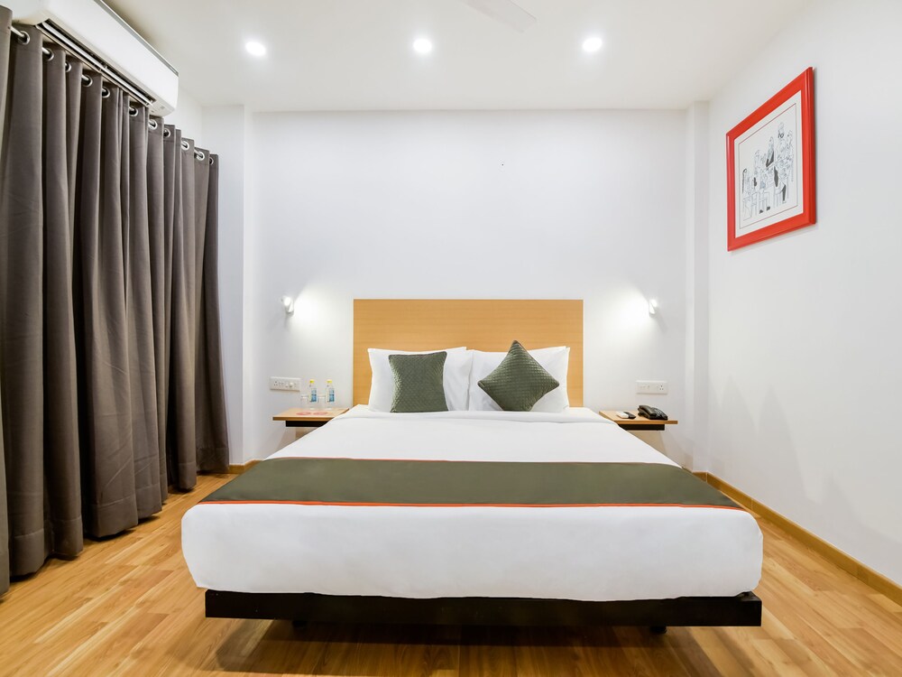 Hotel Saffron Gold