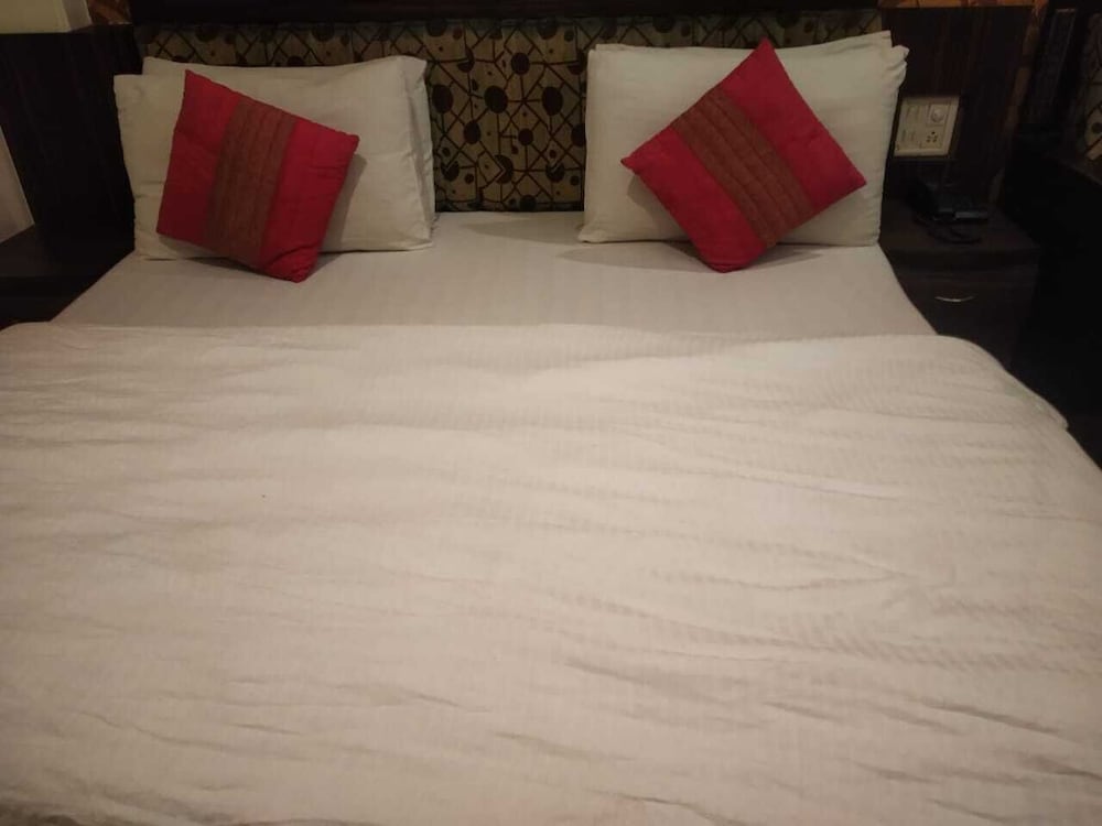 Vardhman Inn by ADB Rooms