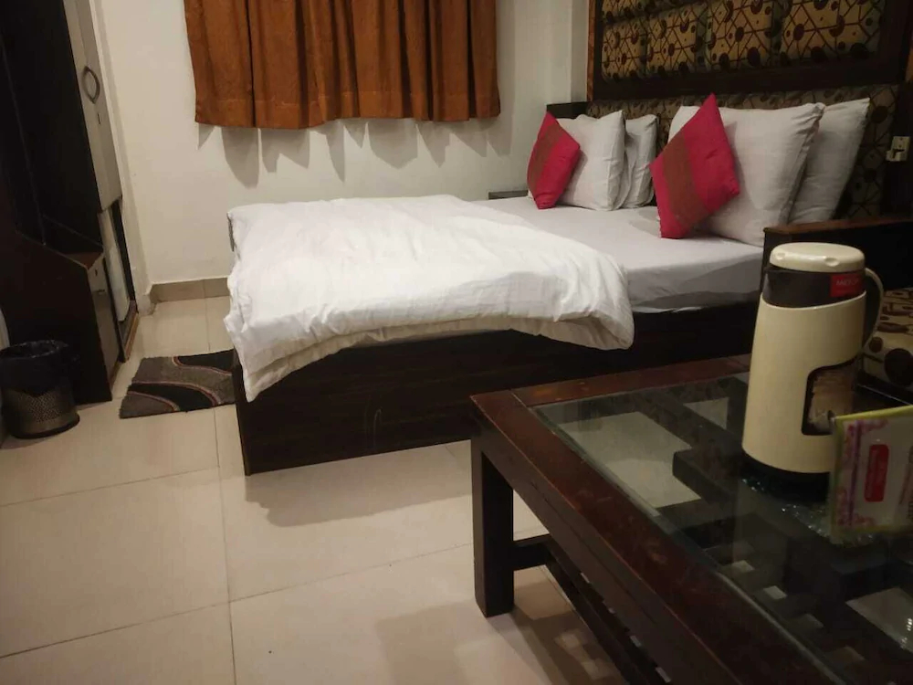 Vardhman Inn by ADB Rooms