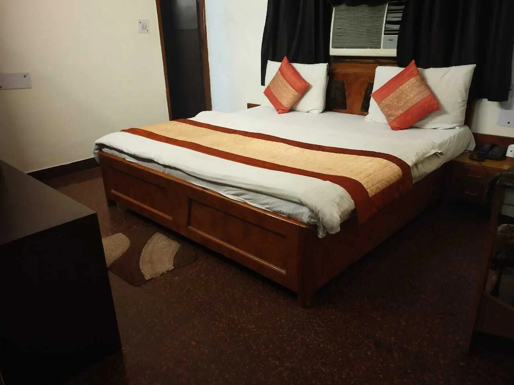 Vardhman Inn by ADB Rooms