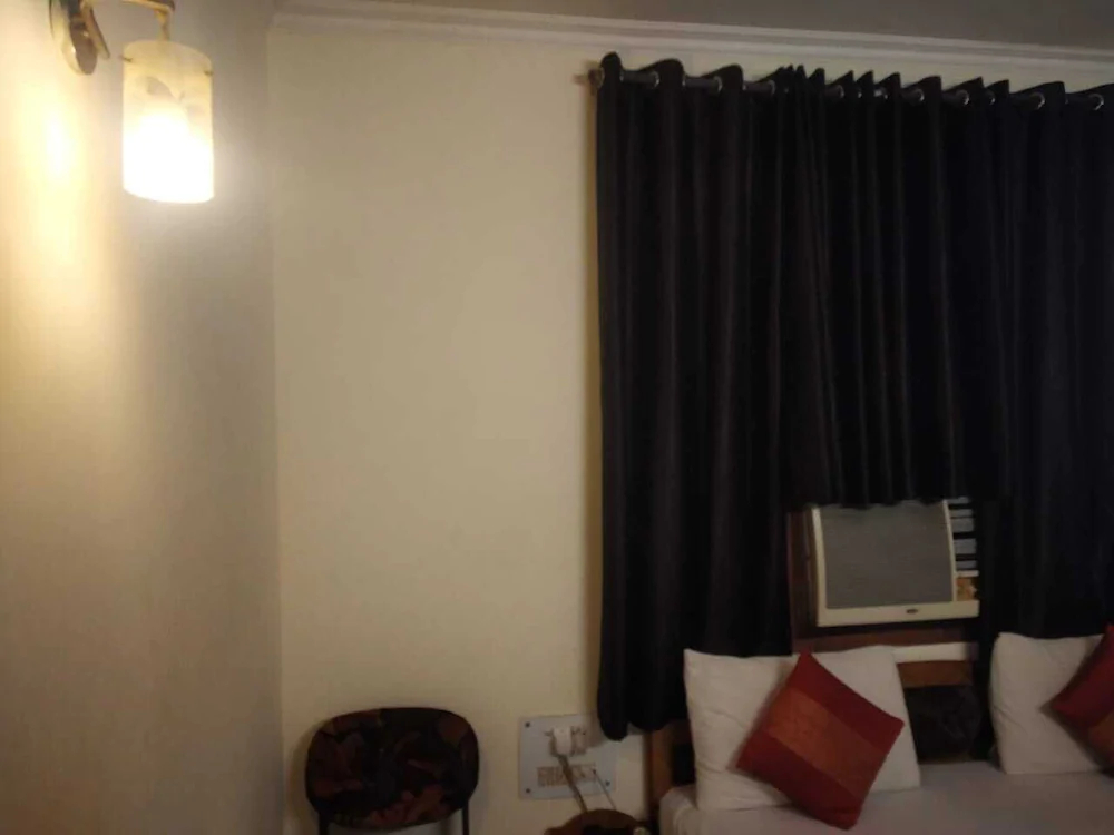 Vardhman Inn by ADB Rooms
