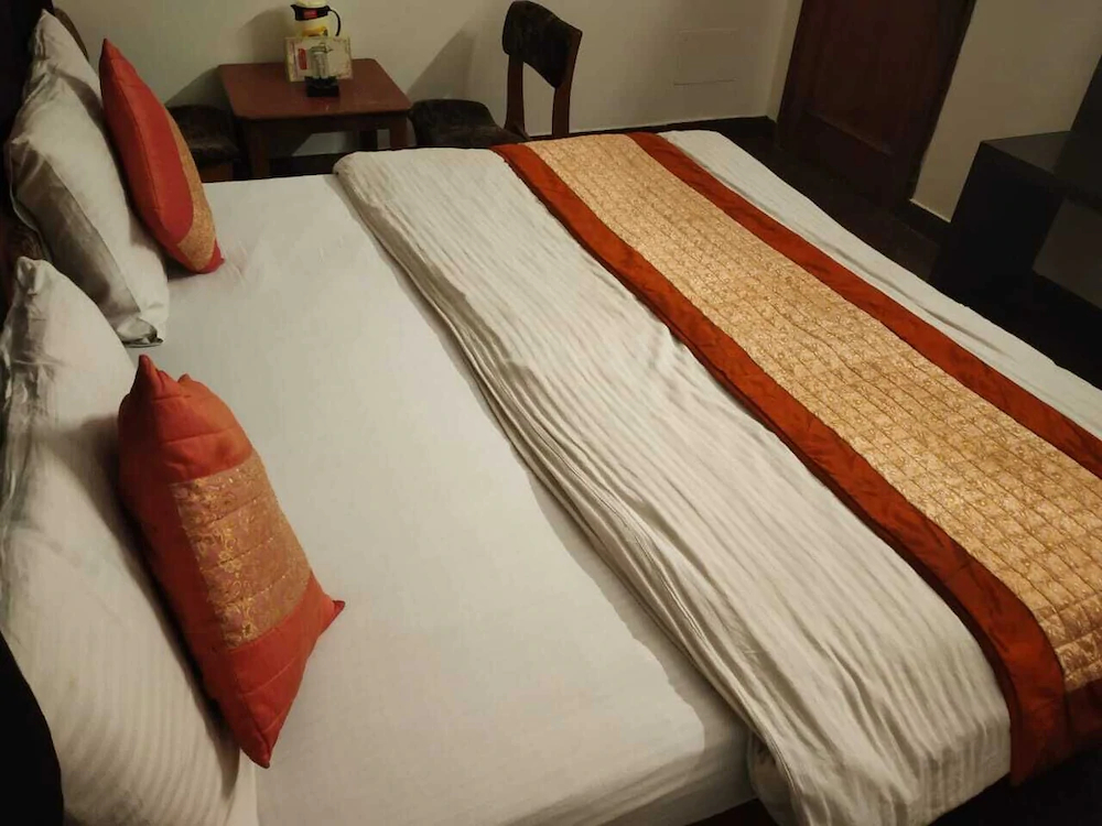 Vardhman Inn by ADB Rooms